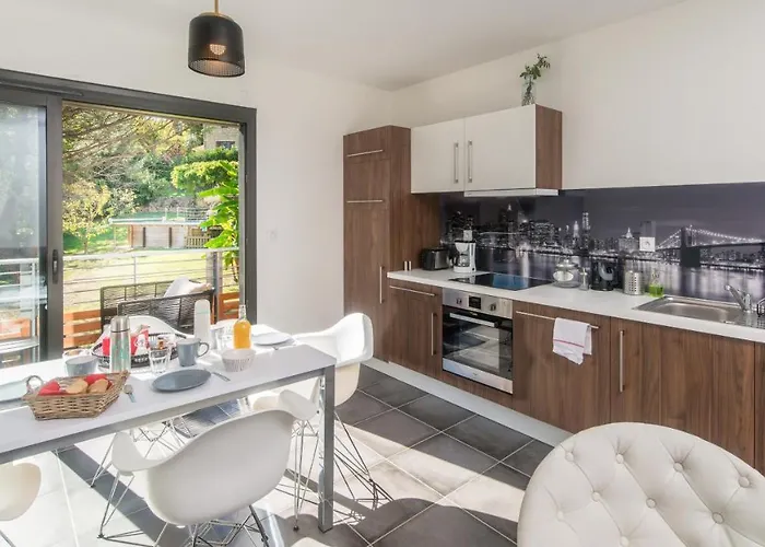 & Me Avec Balcon Et Parking Prive *